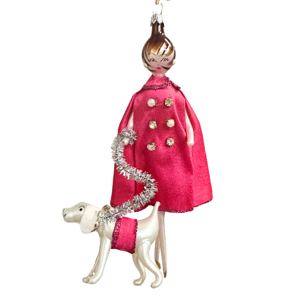 Soffieria De Carlini Lady Fuxia Cape with Dog Italian glass Christmas ornament 