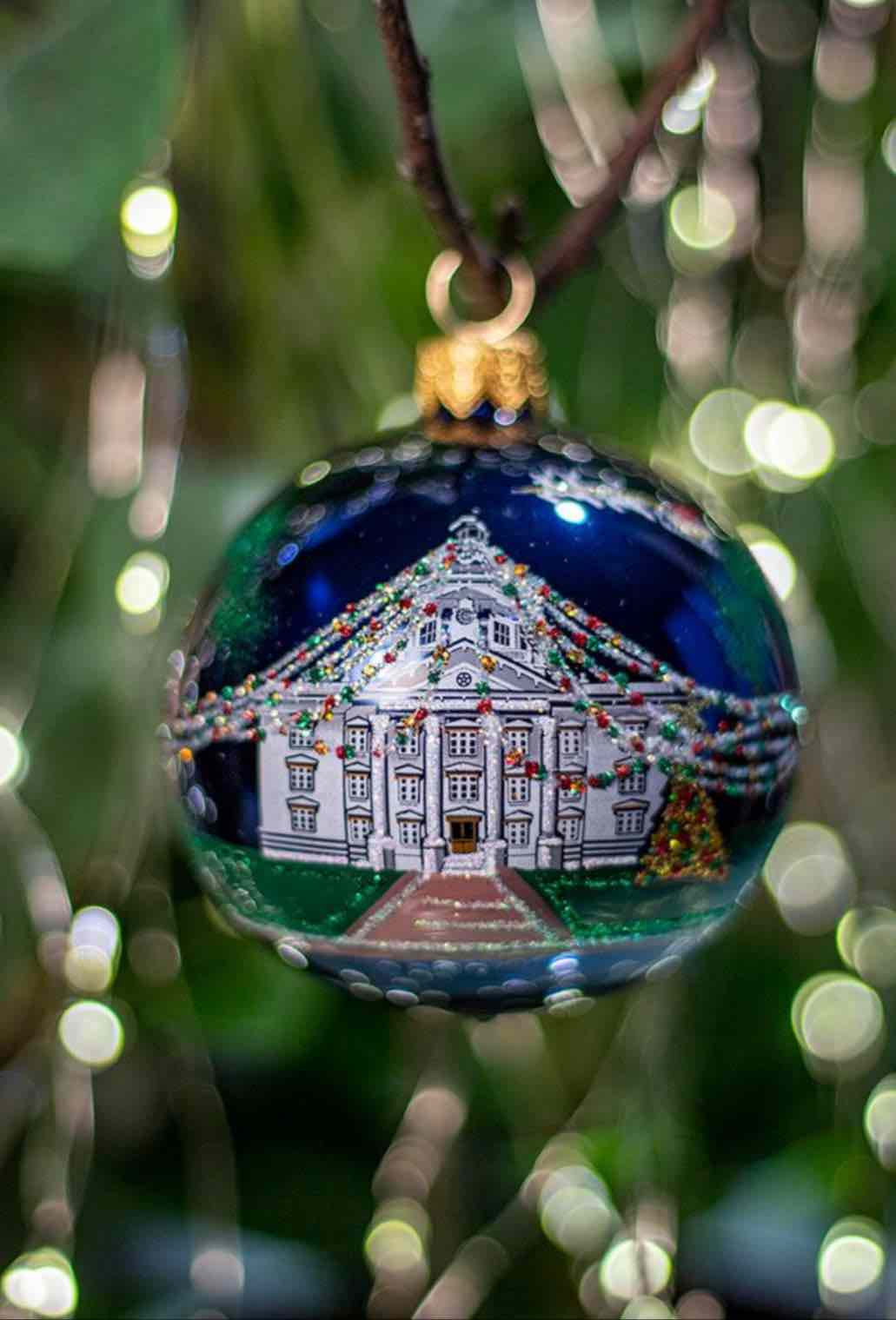 Moultrie GA Courthouse Christmas Scene Ornament